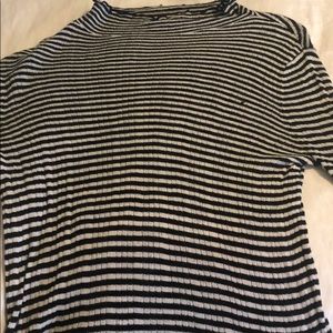 White and black knit long sleeve top